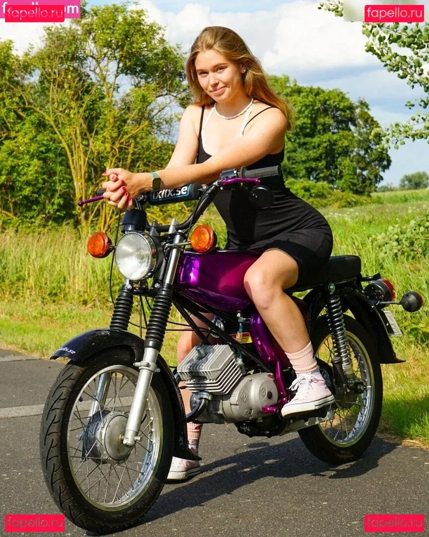 lxllx.se Onlyfans Photo Gallery 