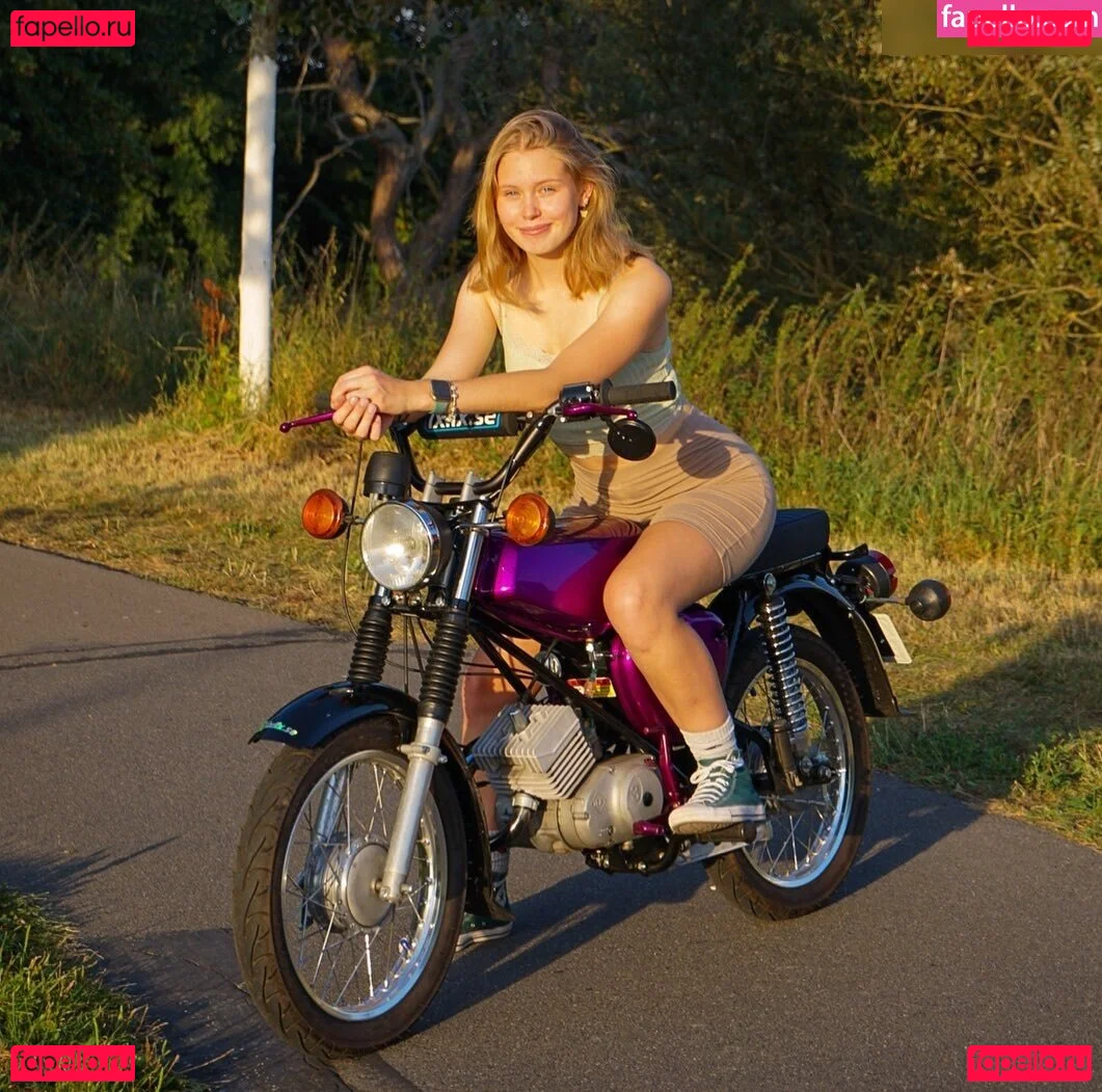 lxllx.se Onlyfans Photo Gallery 