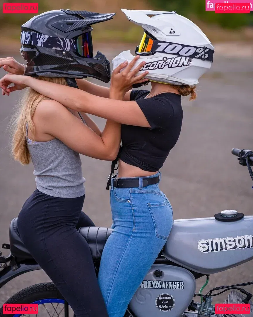 lxllx.se Onlyfans Photo Gallery 