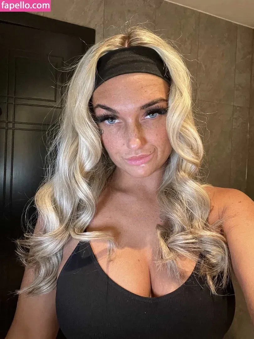 Hannah Band$ Onlyfans Photo Gallery 