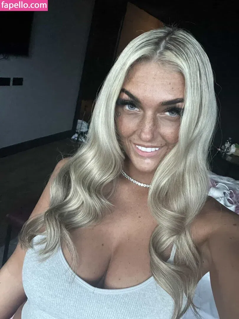 Hannah Band$ Onlyfans Photo Gallery 