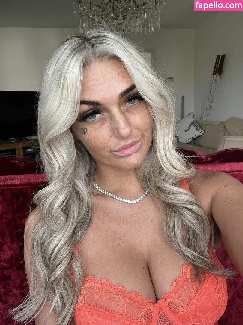 Hannah Band$ Onlyfans Photo Gallery 