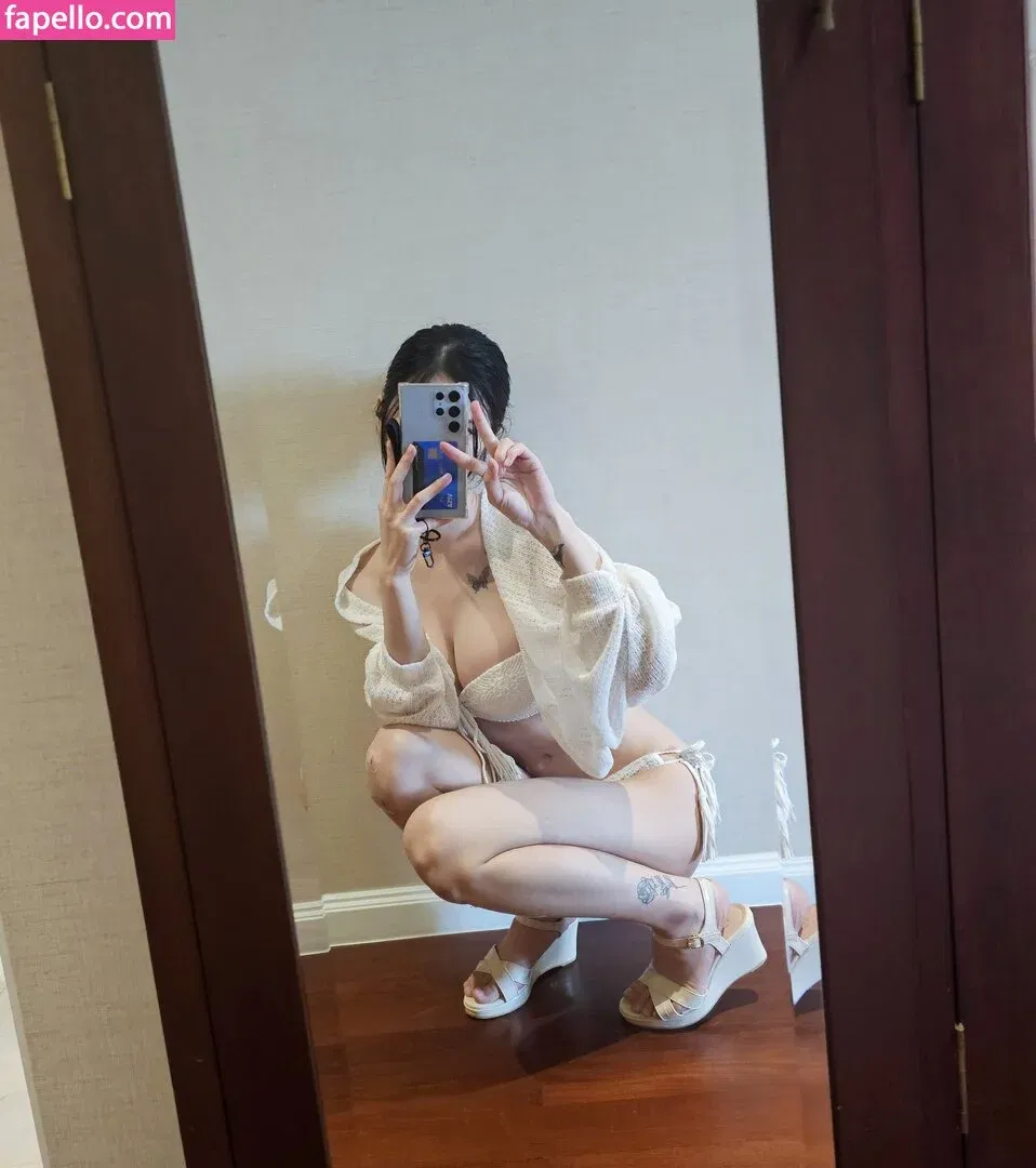 B698008 Onlyfans Photo Gallery 