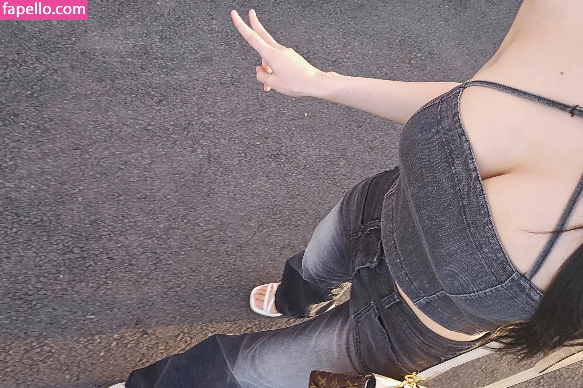 B698008 Onlyfans Photo Gallery 