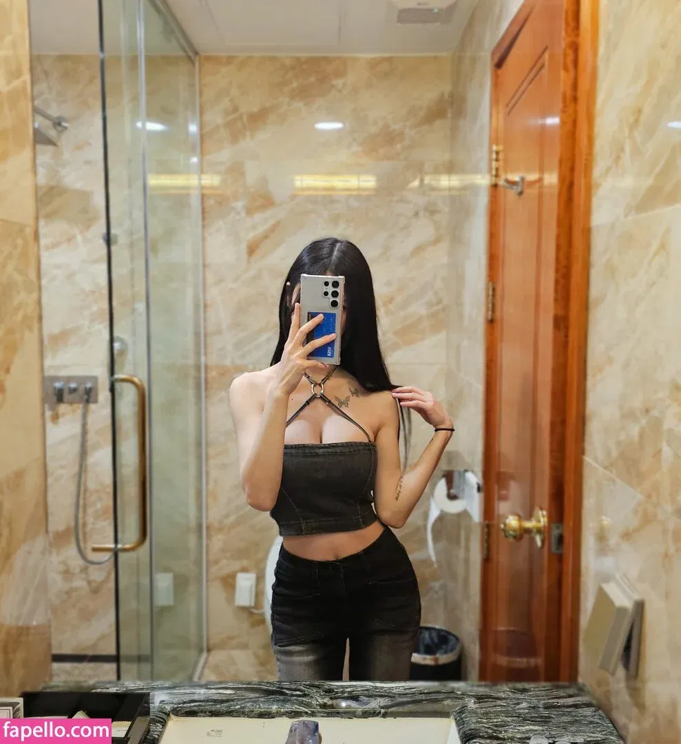 B698008 Onlyfans Photo Gallery 