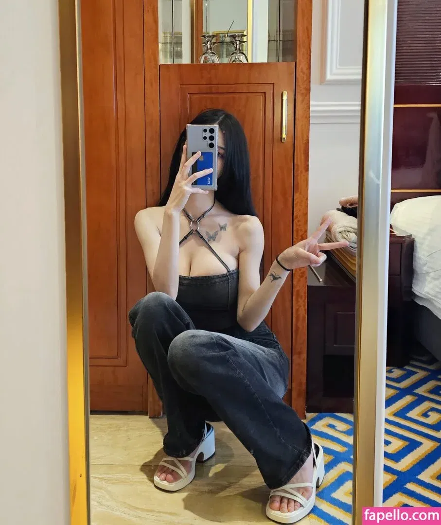 B698008 Onlyfans Photo Gallery 