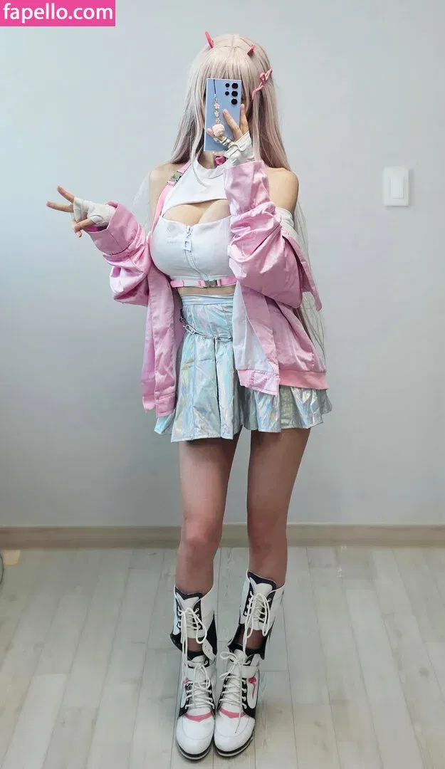 B698008 Onlyfans Photo Gallery 