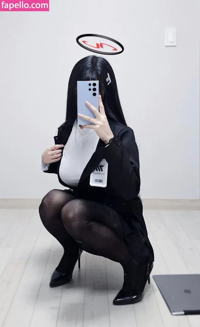 B698008 Onlyfans Photo Gallery 