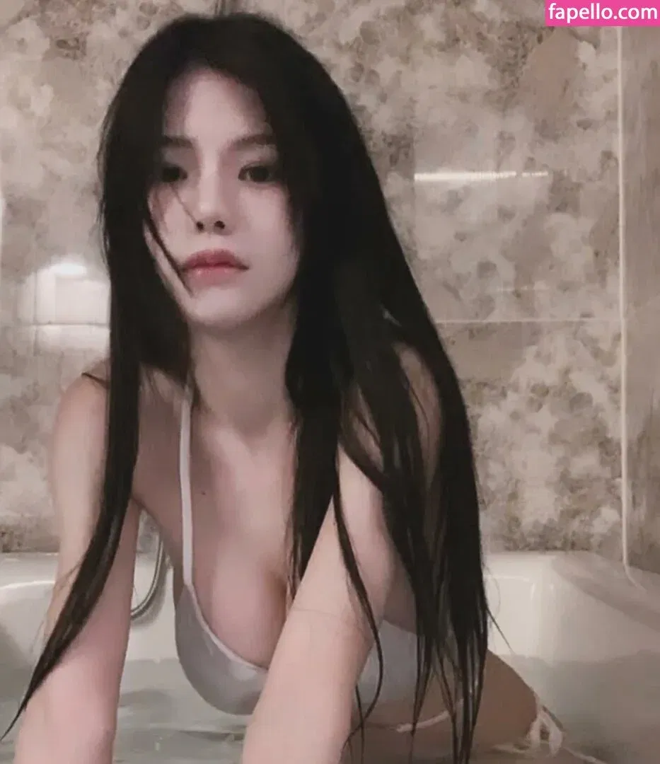 B698008 Onlyfans Photo Gallery 