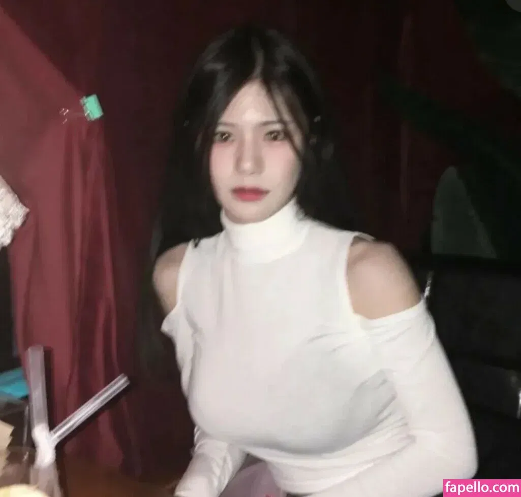 B698008 Onlyfans Photo Gallery 