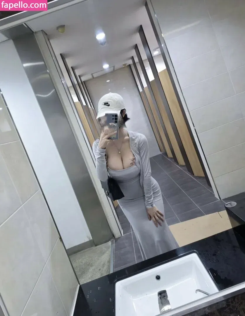 B698008 Onlyfans Photo Gallery 