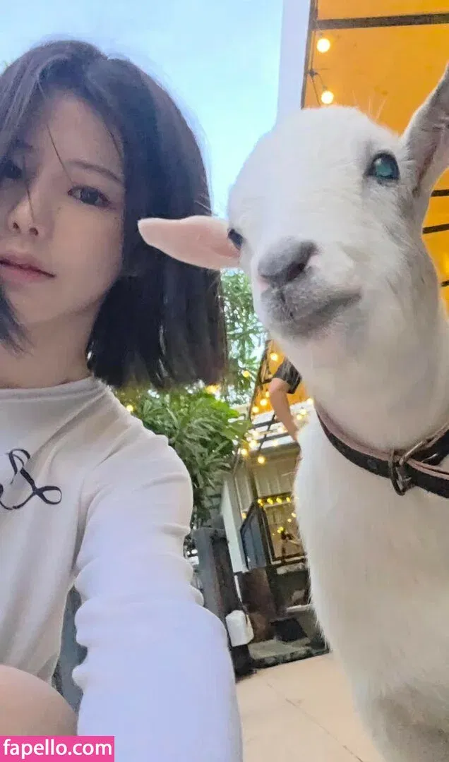 B698008 Onlyfans Photo Gallery 