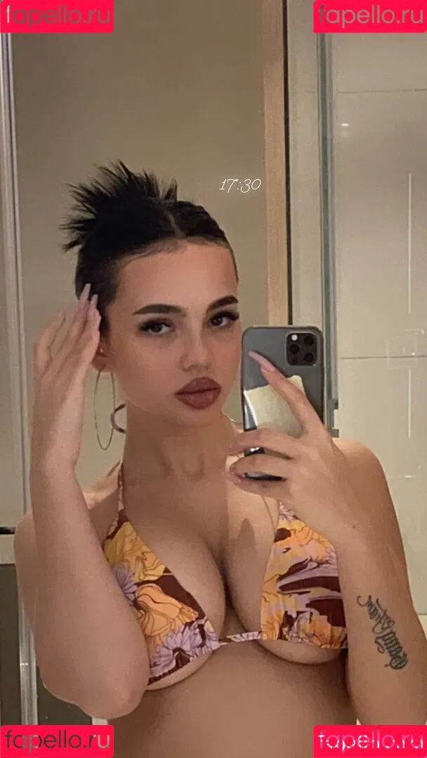 Valya Karnaval Onlyfans Photo Gallery 