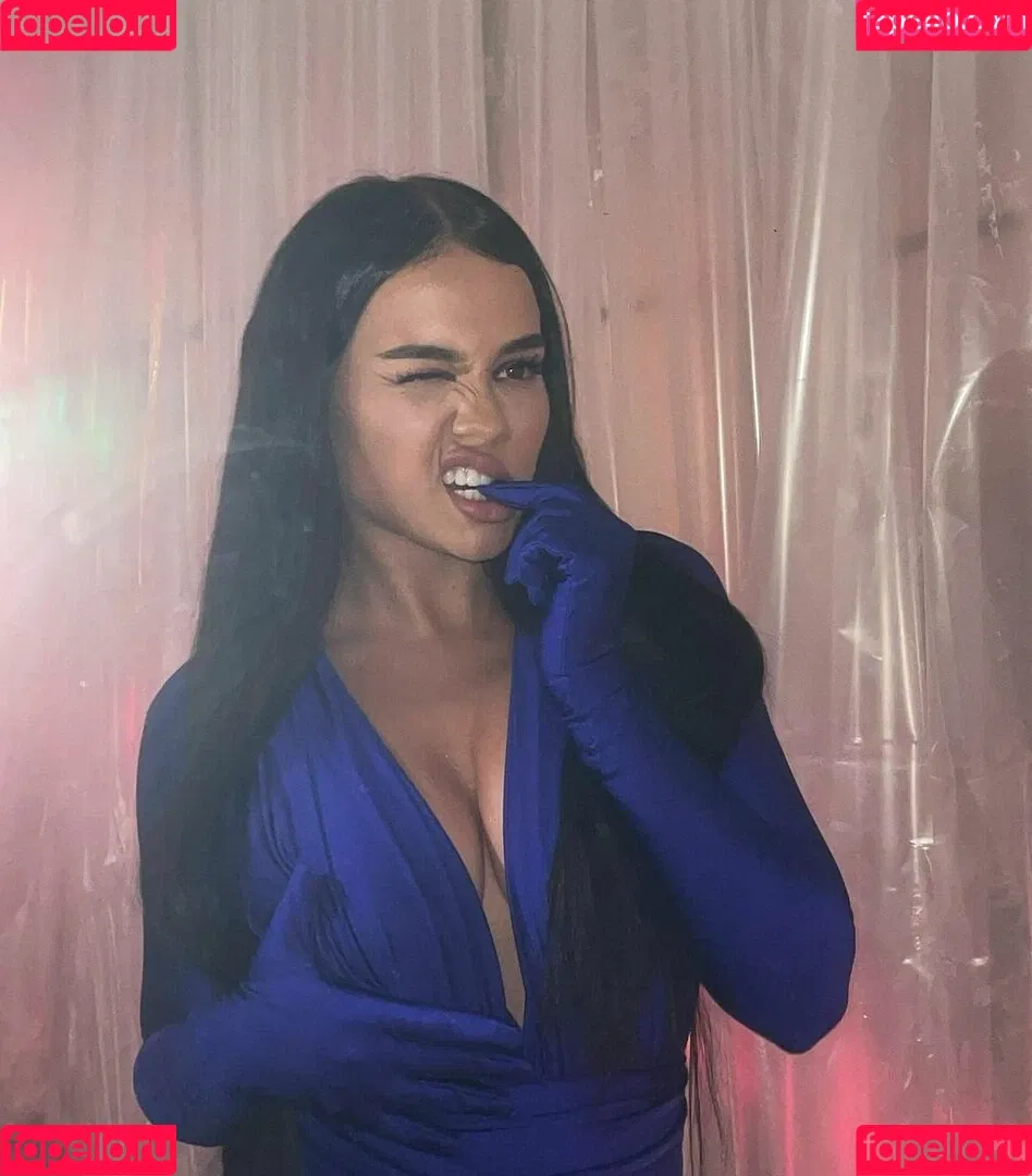 Valya Karnaval Onlyfans Photo Gallery 