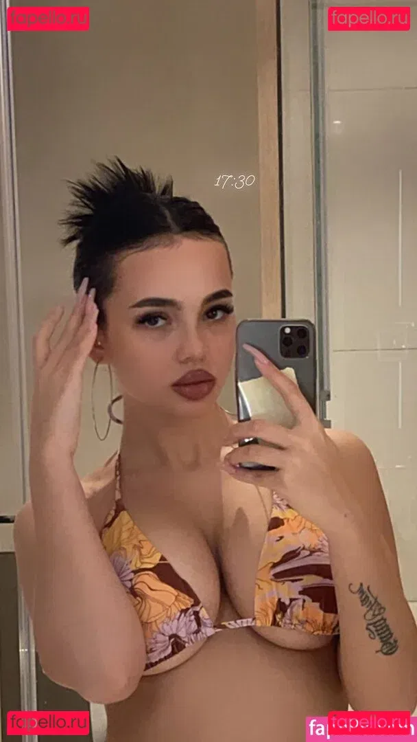 Valya Karnaval Onlyfans Photo Gallery 