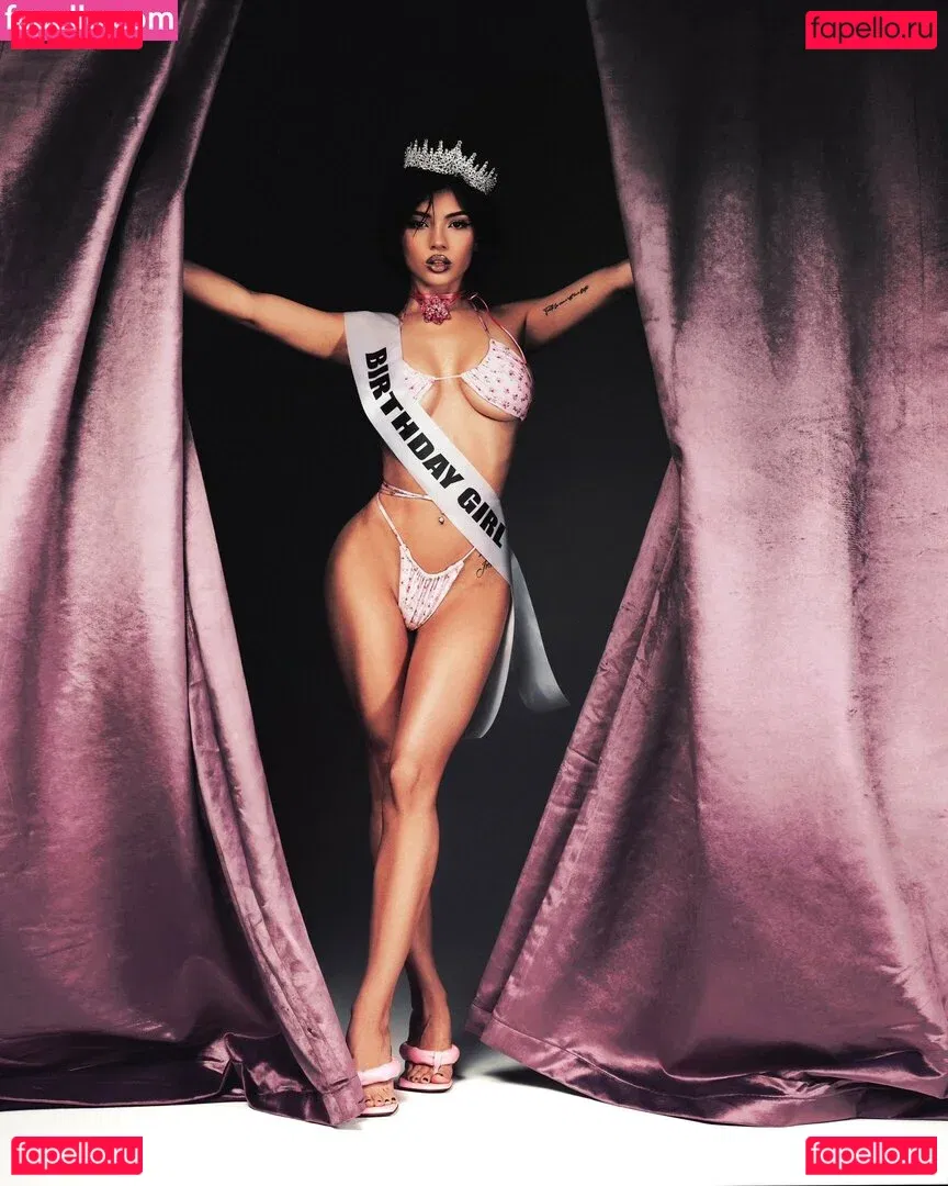 Valya Karnaval Onlyfans Photo Gallery 