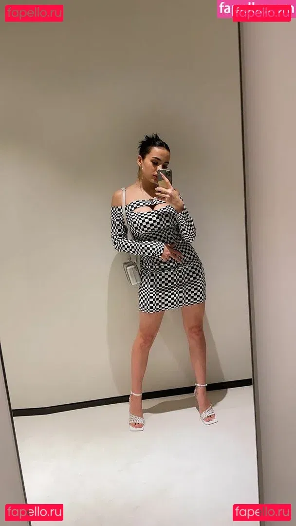 Valya Karnaval Onlyfans Photo Gallery 