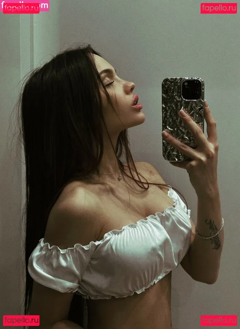 Valya Karnaval Onlyfans Photo Gallery 