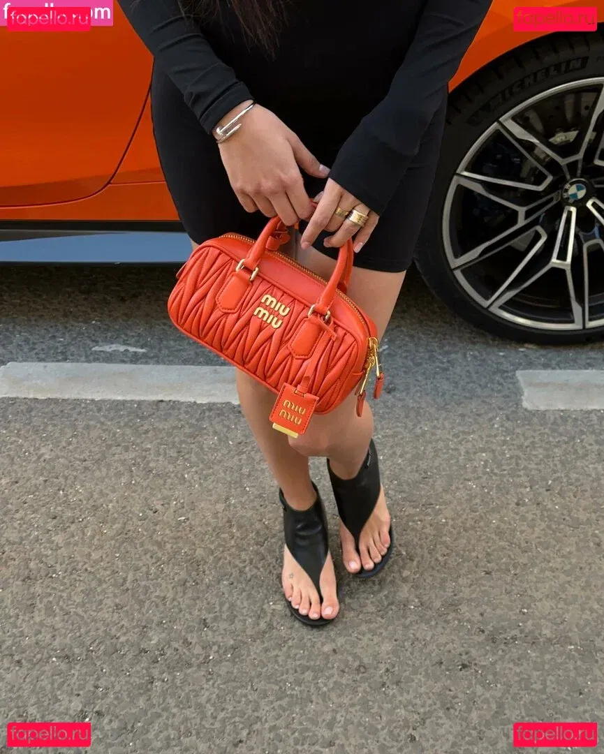 Valya Karnaval Onlyfans Photo Gallery 