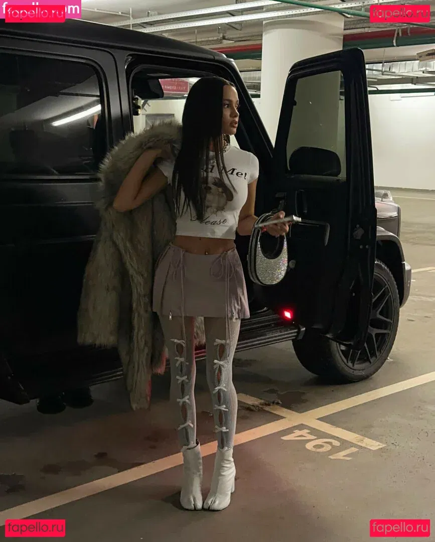 Valya Karnaval Onlyfans Photo Gallery 