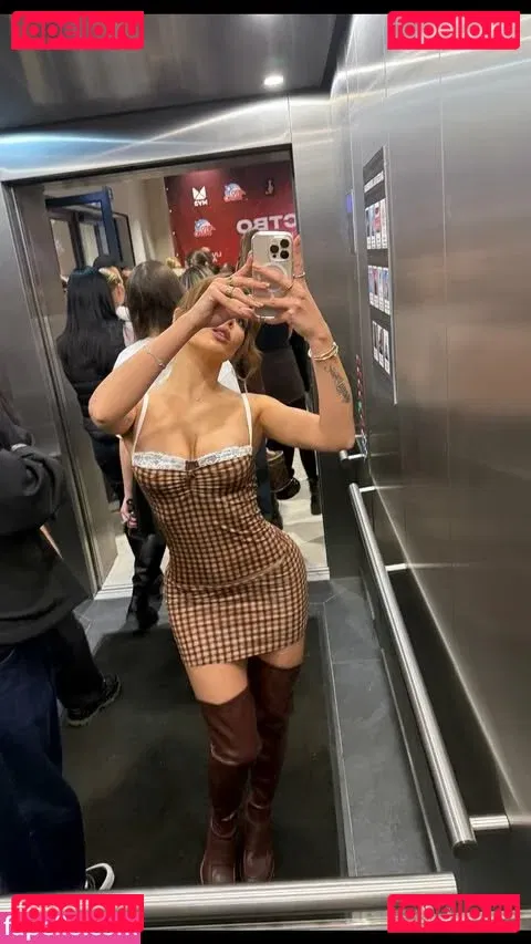 Valya Karnaval Onlyfans Photo Gallery 