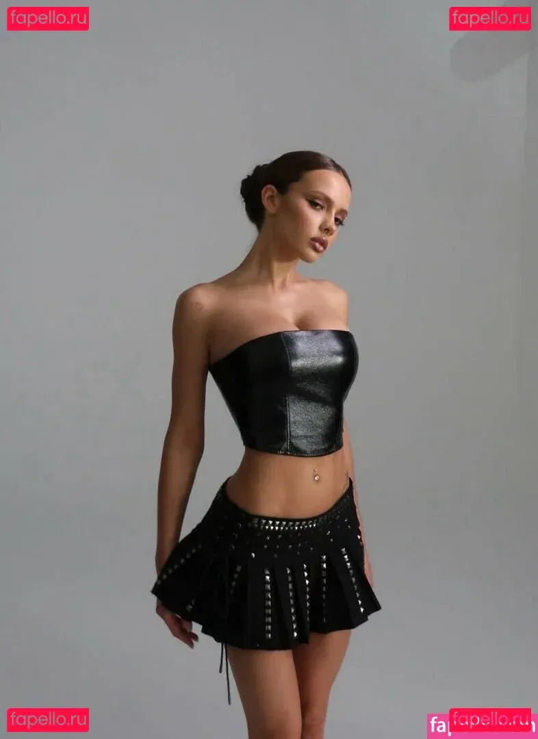 Valya Karnaval Onlyfans Photo Gallery 