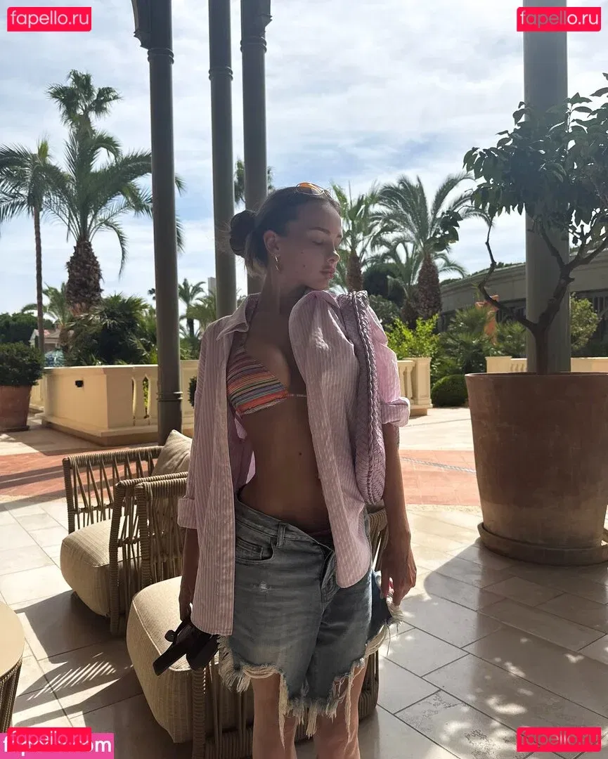 Valya Karnaval Onlyfans Photo Gallery 