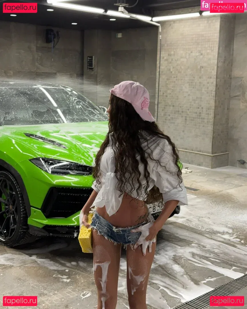 Valya Karnaval Onlyfans Photo Gallery 