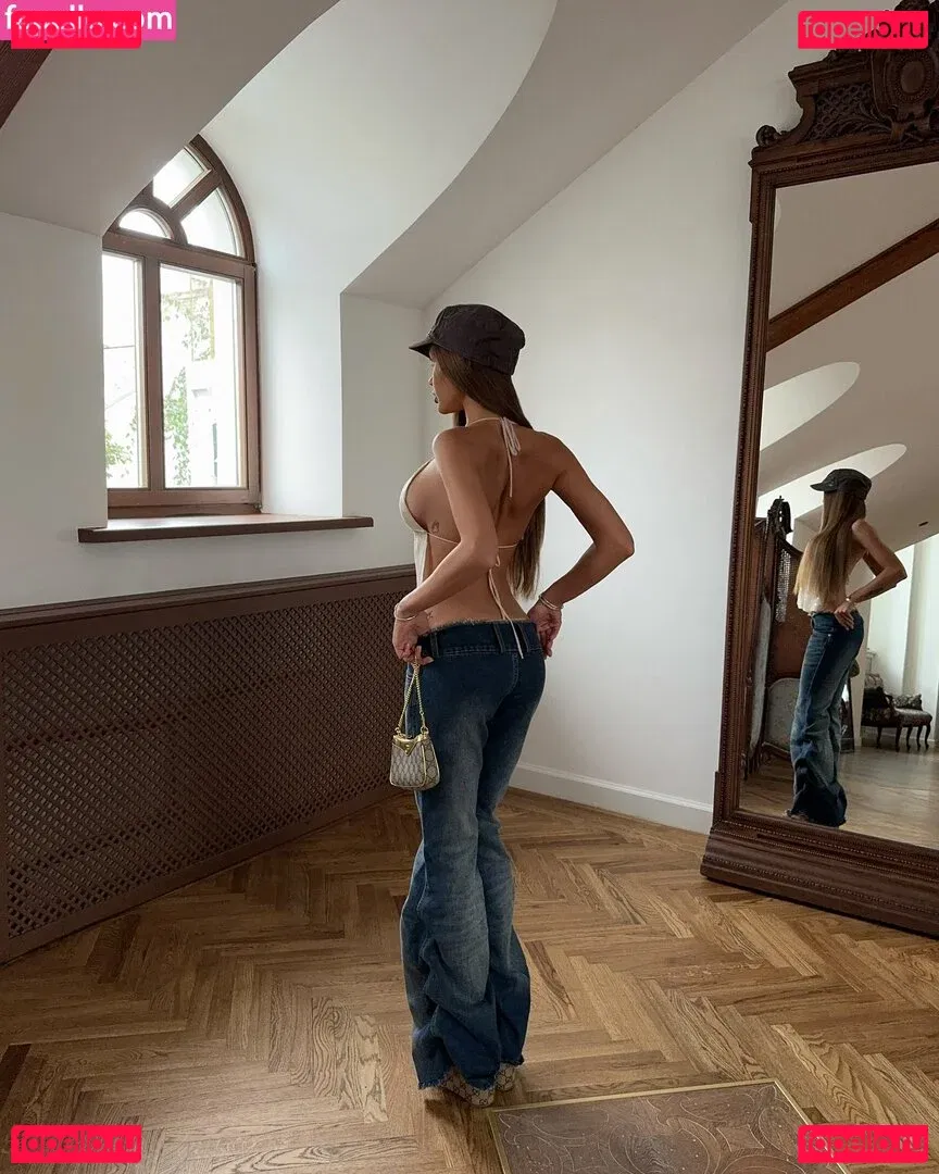 Valya Karnaval Onlyfans Photo Gallery 