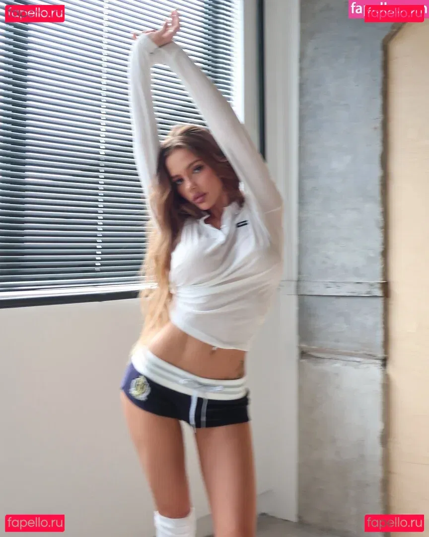 Valya Karnaval Onlyfans Photo Gallery 