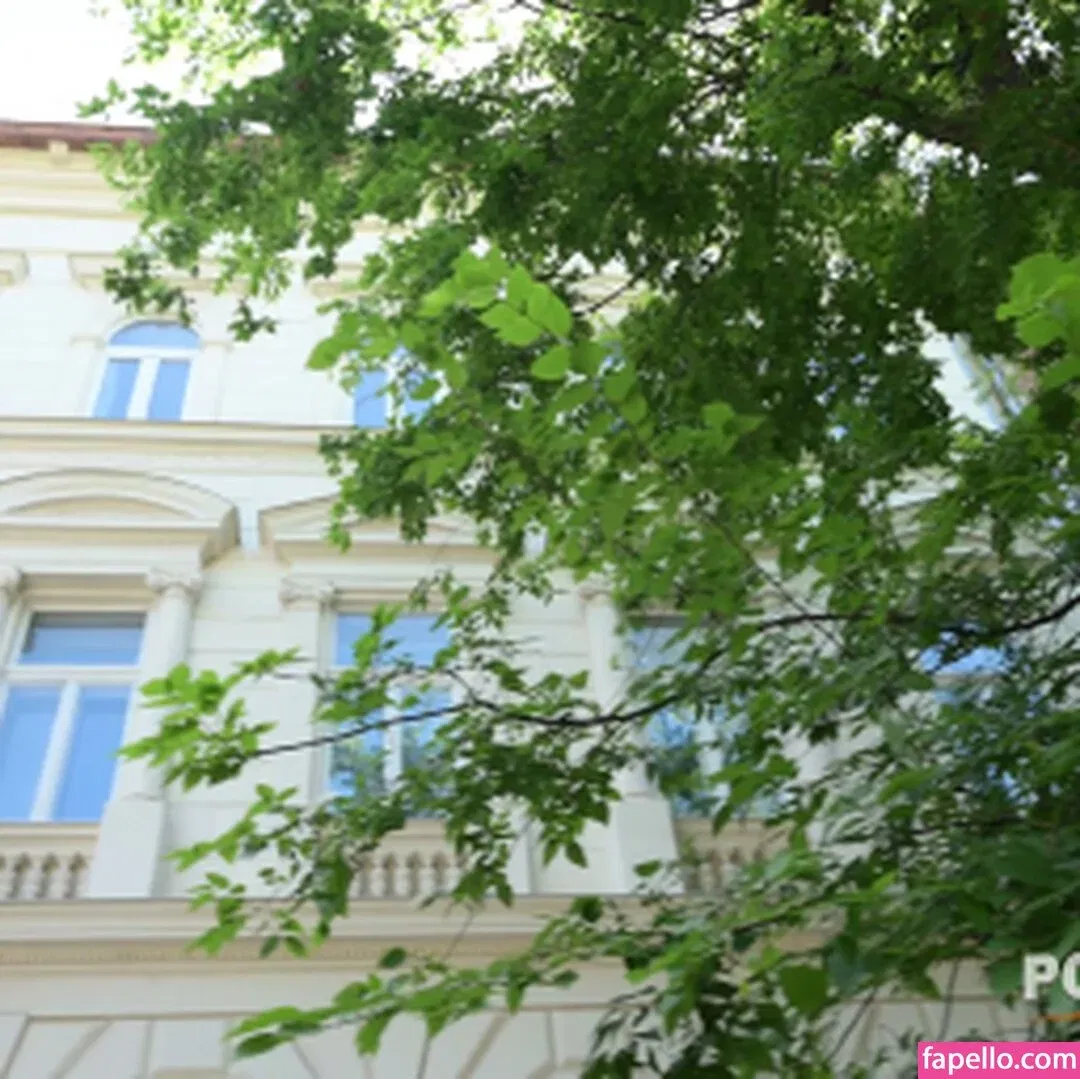 Zlata Shine - Onlyfans Photo Gallery 