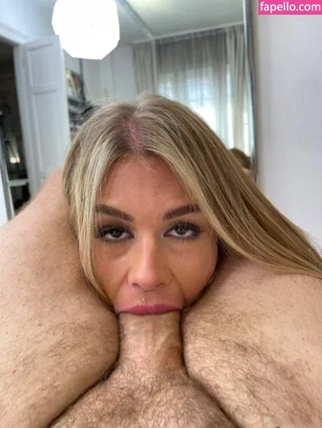 Zlata Shine - Onlyfans Photo Gallery 