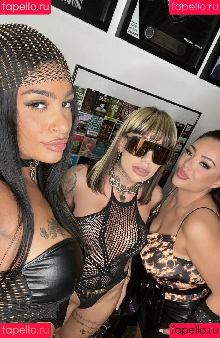 Toni Trips Onlyfans Photo Gallery 