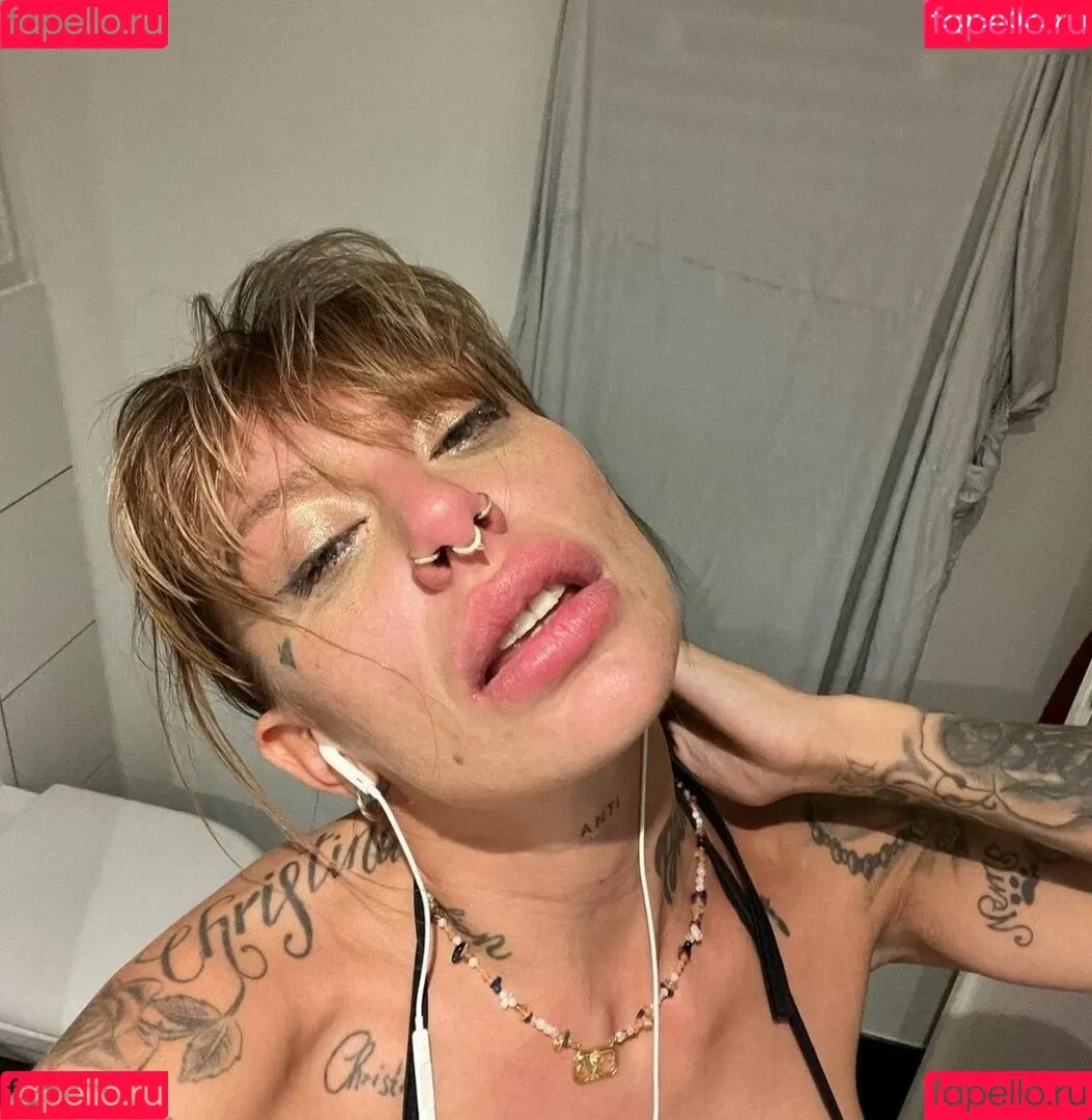 Toni Trips Onlyfans Photo Gallery 