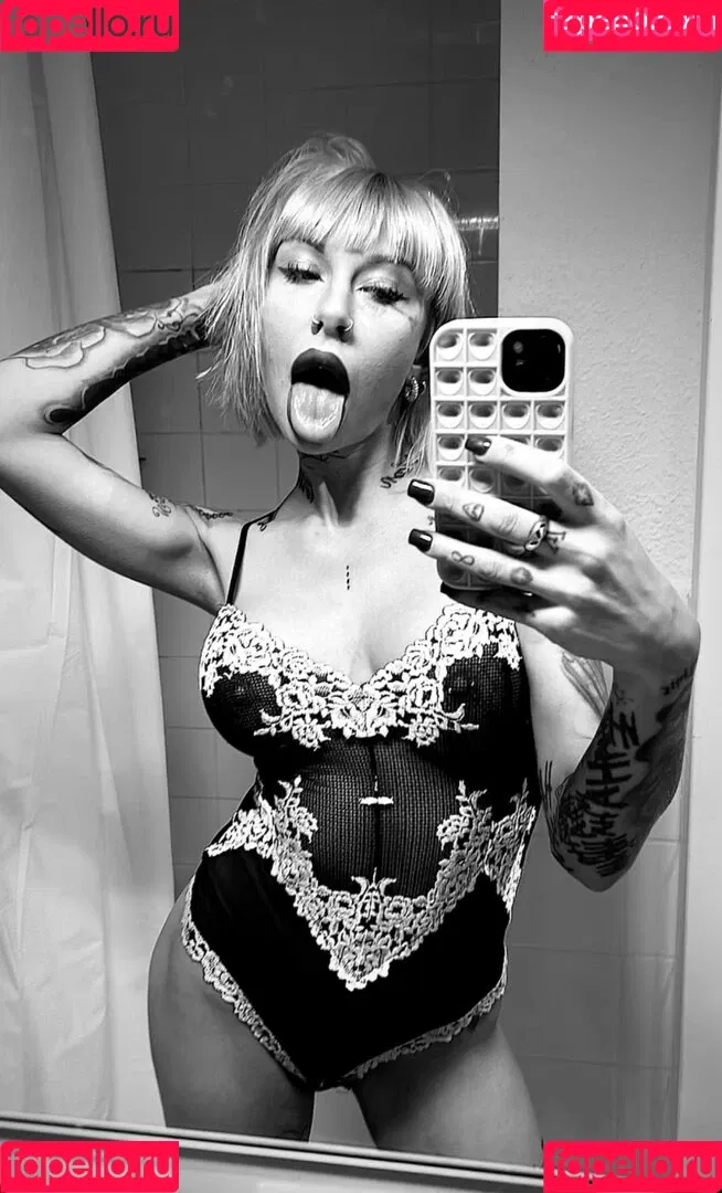 Toni Trips Onlyfans Photo Gallery 