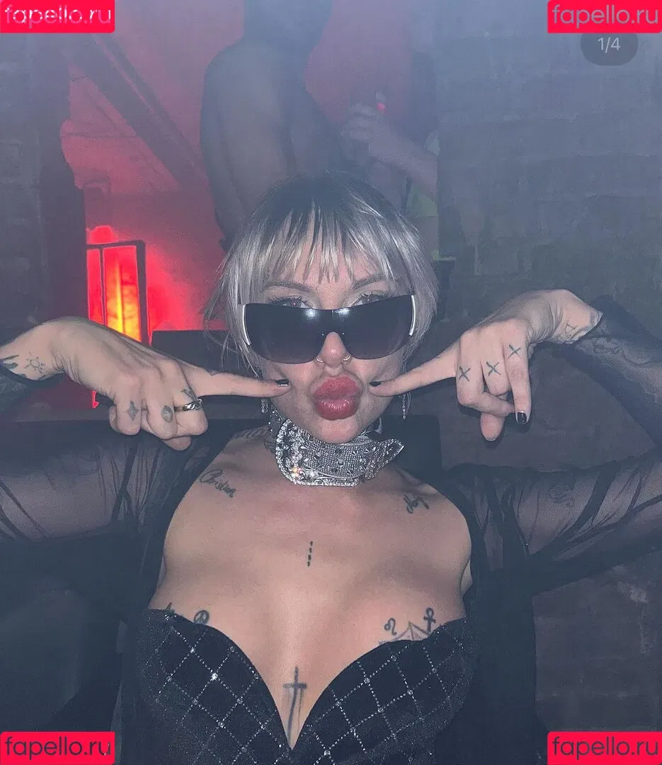 Toni Trips Onlyfans Photo Gallery 