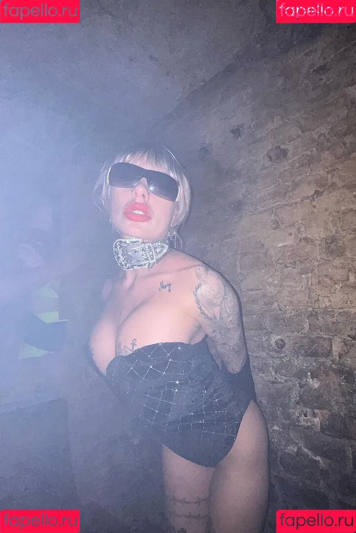 Toni Trips Onlyfans Photo Gallery 