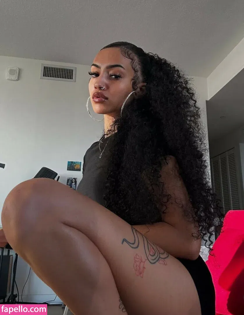 Rubi Skies Onlyfans Photo Gallery 