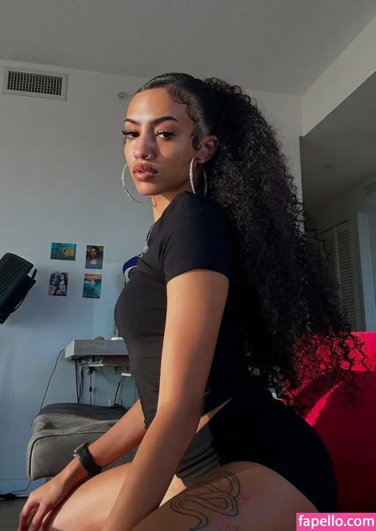 Rubi Skies Onlyfans Photo Gallery 