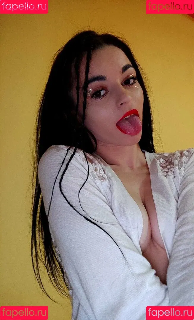 Little Maya Onlyfans Photo Gallery 