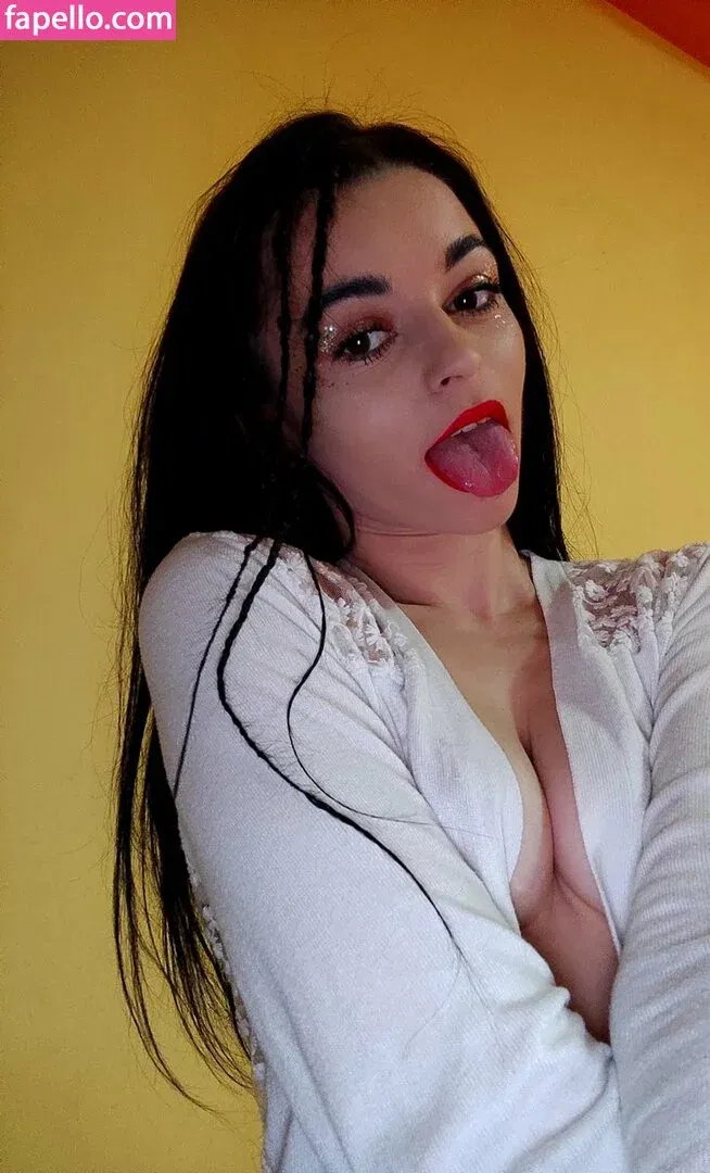 Little Maya Onlyfans Photo Gallery 