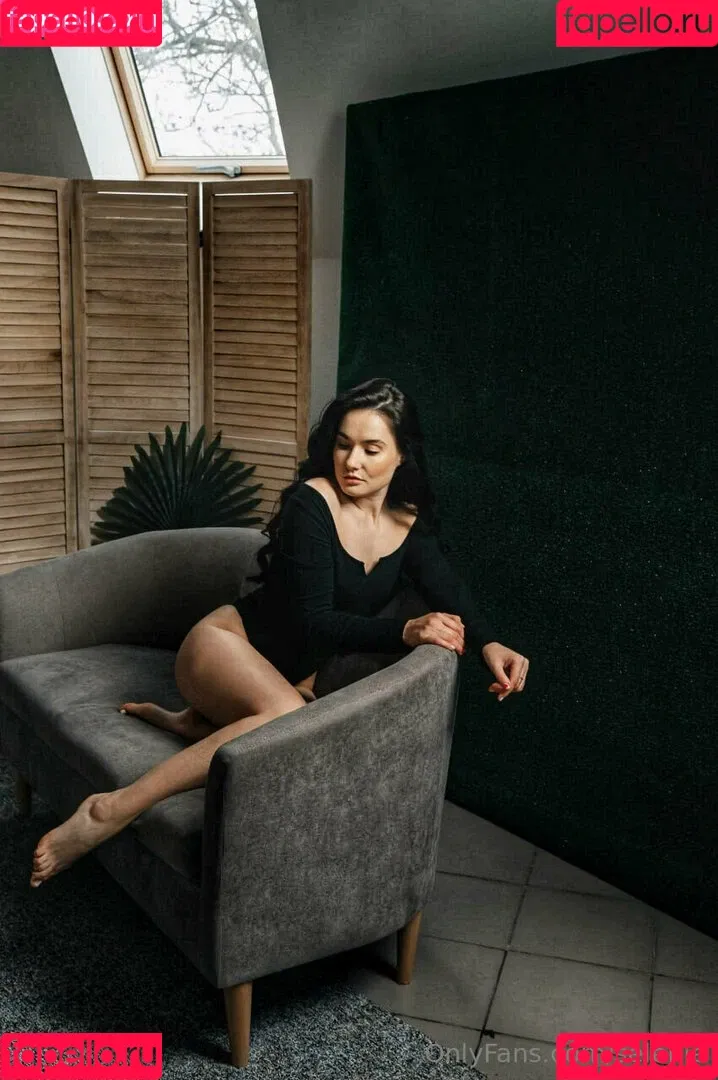 selenie Onlyfans Photo Gallery 