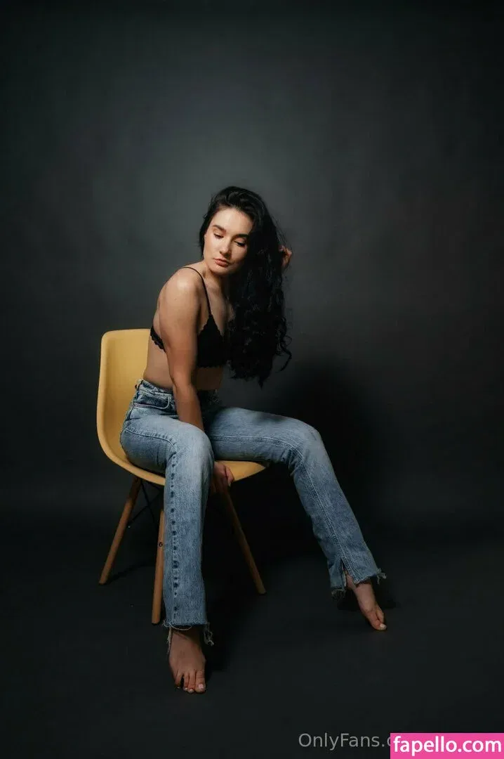 selenie Onlyfans Photo Gallery 