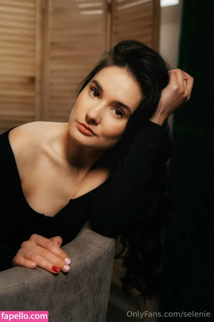 selenie Onlyfans Photo Gallery 