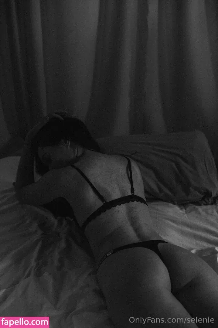 selenie Onlyfans Photo Gallery 
