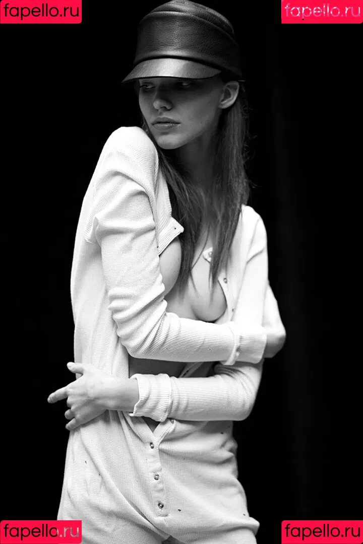 Sasha Luss Onlyfans Photo Gallery 