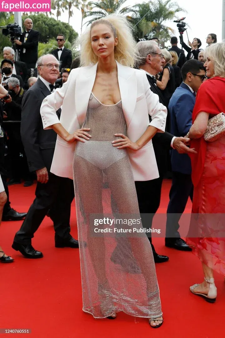 Sasha Luss Onlyfans Photo Gallery 