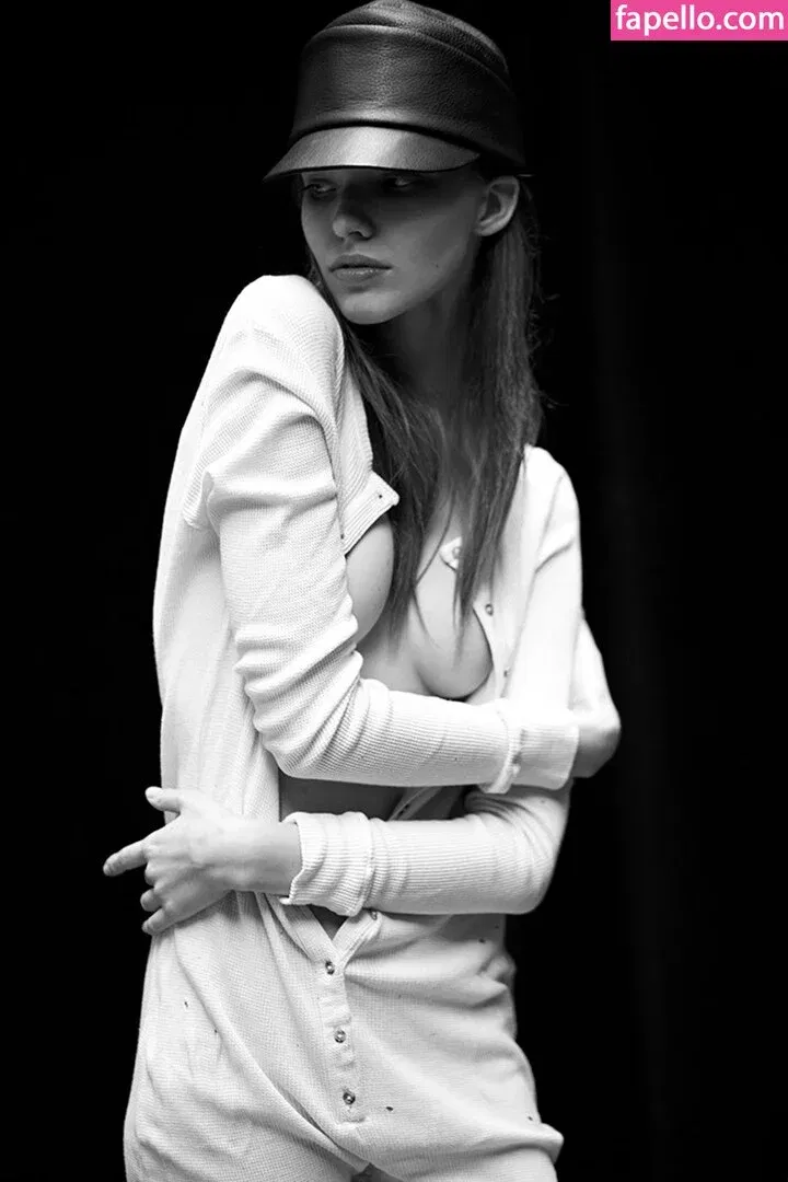 Sasha Luss Onlyfans Photo Gallery 