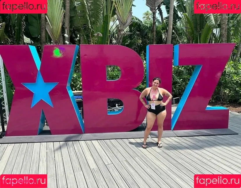 Josie Jaxxon Onlyfans Photo Gallery 