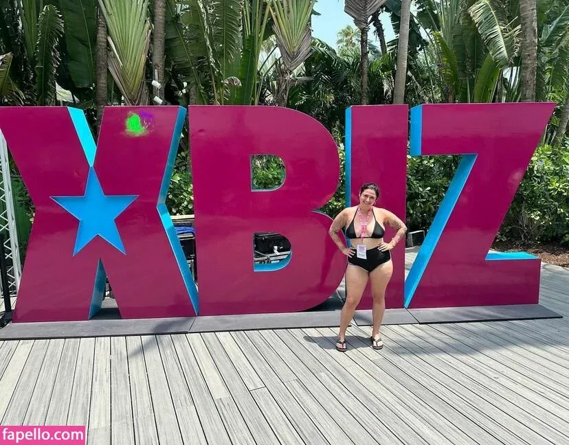 Josie Jaxxon Onlyfans Photo Gallery 